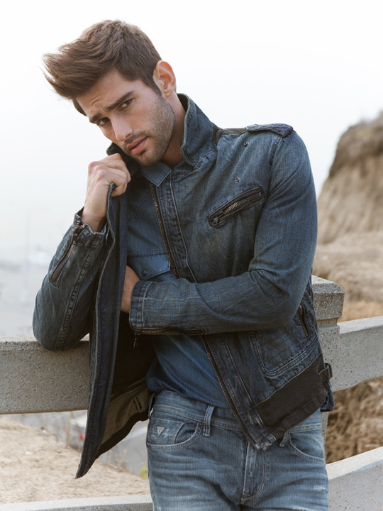 amanthing:  Visit amanthing Hunk Edition BlogWith 9 Different Categories of HOT MEN