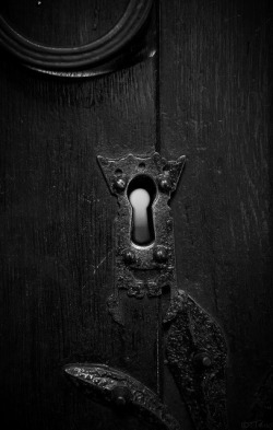 artizan3:original post by: isis0isis: Through The Keyhole by tricky (rick harrison) on Flickr