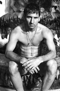 nakedpicturesofyourdad:  Lionel Andrés Messi