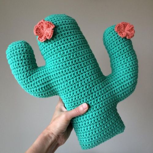 lionbrandyarn:  Amigurumi Cactus <3  😍 porn pictures