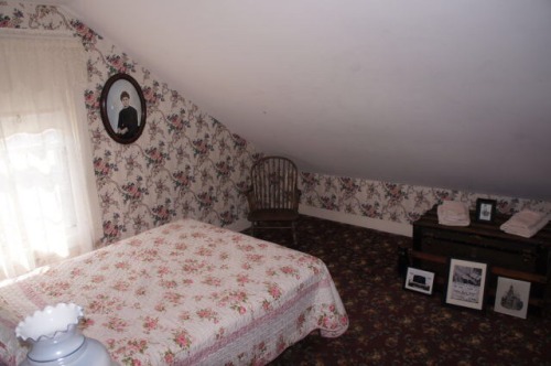 girlrejectedgod:The Lizzie Borden home adult photos
