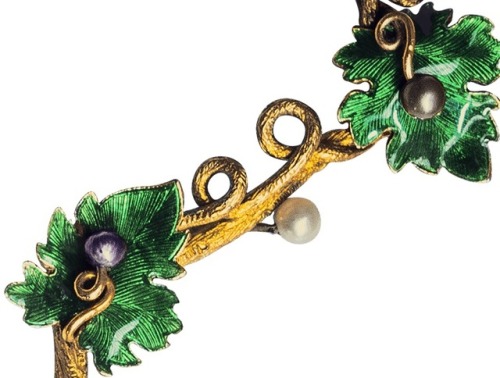 cair–paravel: Parure, Jean-Valentin Morel, c. 1850. Gold, emeralds, purple pearls and enamel.