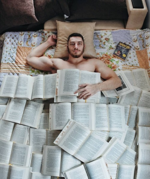 Sex myslutboys:brookbooh: “A room without books pictures