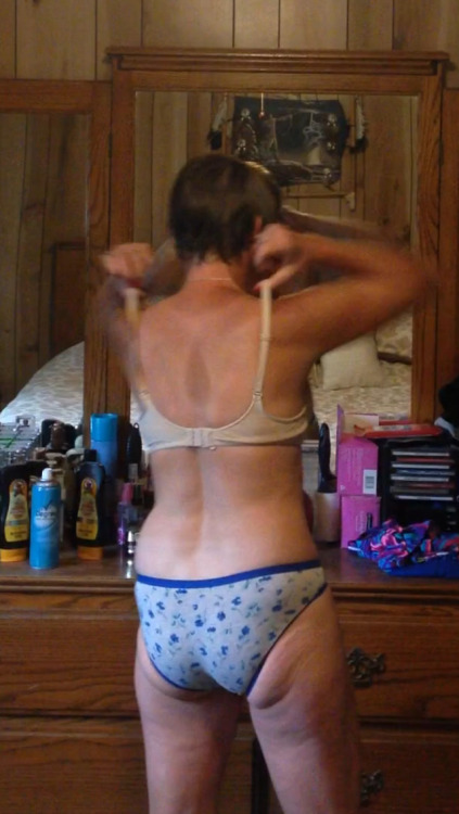rcwbyffa:  Check out this hot ass sent to us from a follower