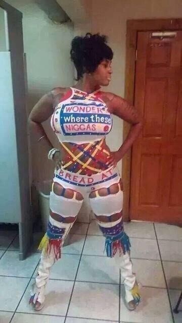 cooolasssluusshhh:  Costume of the year
