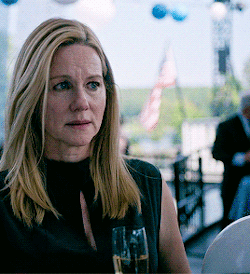 Wendy Byrde in 3.08 #ozark#ozarkedit#laura linney#wendy byrde #fam..... #mine#mine:ozark#mine:gif #@laura explain the way you hold that glass thnx  #jk its as choice i guess  #*full chefs kiss*