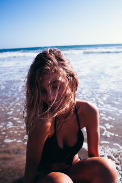 aaronfeaver:  Beach day with Cami Marrone.