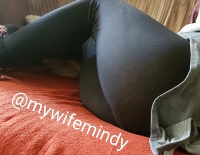 mywife-mindy:Leggings A mixed bag of legging shots for you lovely people today as