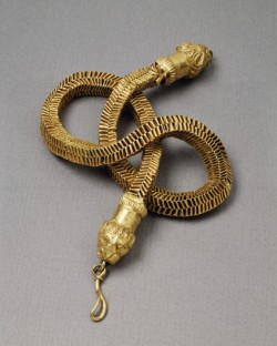 anxietyofinfluence:Necklace with Lion’s-Head