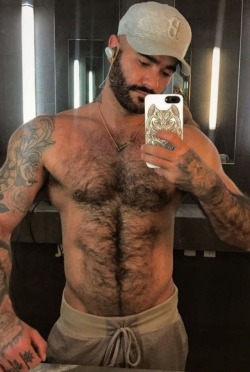 thefurryforest: Sexy selfie.