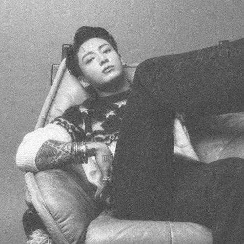 Vogue Korea.