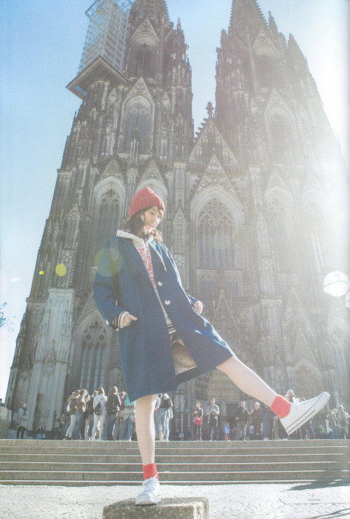 voz48reloaded:  Ikuta Erika 1st Photobook 「Tenchou」