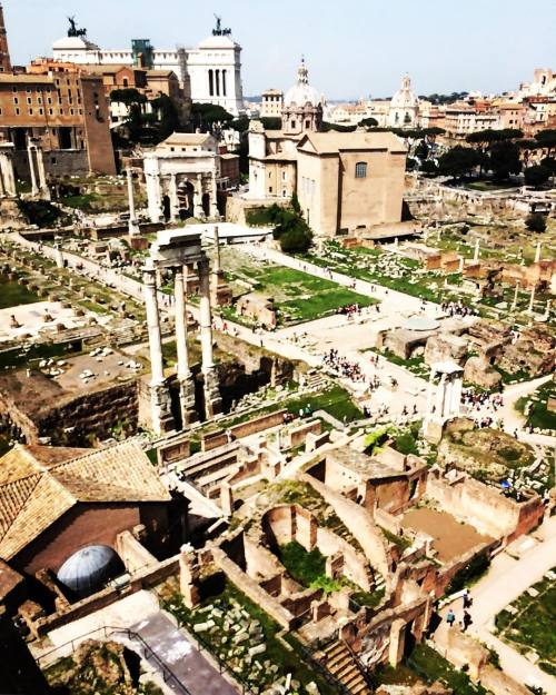 dove tutto ebbe inizio&hellip; #forumromanum #roma #italy #latein #architecture #centre #ruins (