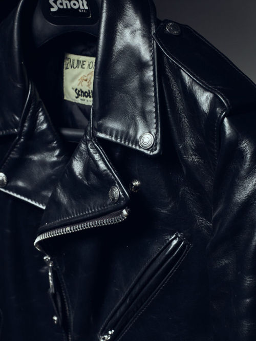 biker1973:  lhrbndgbln:  johnnymac0007:  cornerdwellor265: Nothing makes me harder than the feel of 