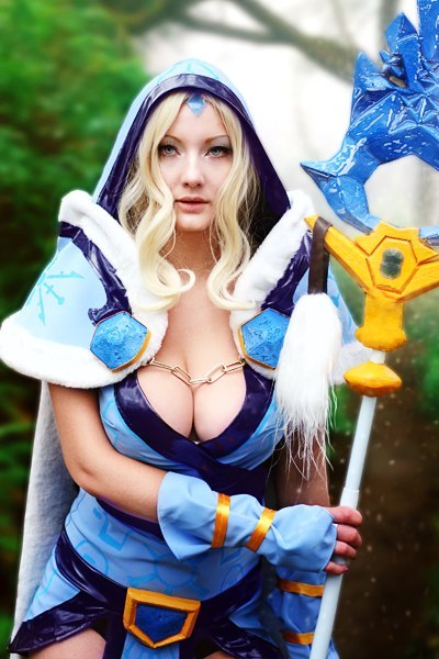 Dota 2 Crystal Maiden model: Anastasia photo: milligan (Victoria F-W)