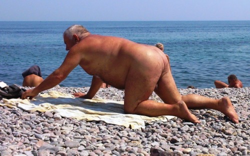silverbadbear:Gorgeous grandpa