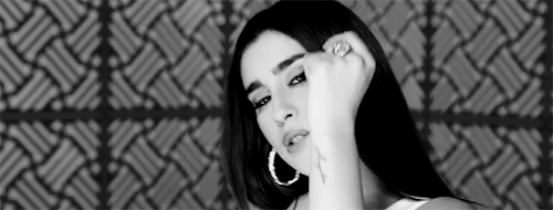laurenjauregifs:Lo hago todo si me dices por favor