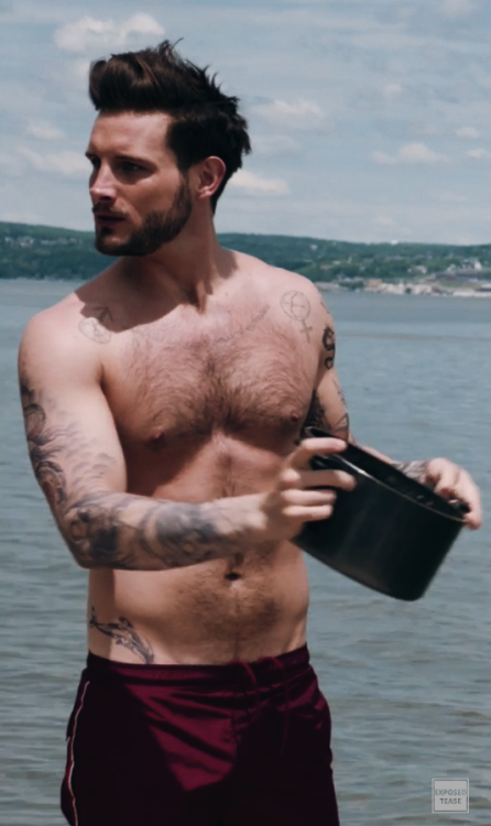 exposedteaseceleb:  Nico Tortorella in Younger