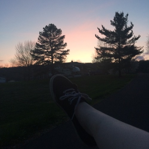 earthfaei:  me n bff went for a walk n sat in the middle of the road and it was a fun time☁️🌻 ig: earthkiddo