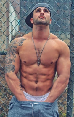 supervillainl:  Tatted man horny at the yard.  yummy
