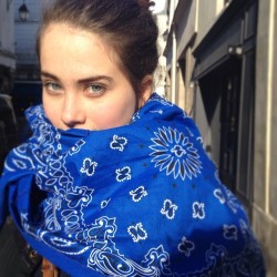 lebouclardparis:  Royal blue bandana scarf #unfemmeparis  (à Le Bouclard)