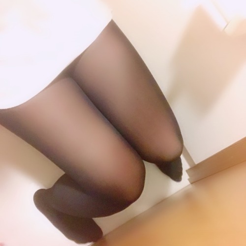 lisapigpiggirl: 大鸡鸡们！快起床啦！