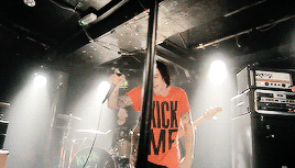 gwiyowos-deactivated20151216:  kick me 