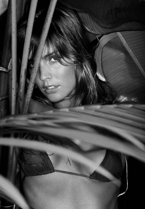 Porn photo Patricia Silveira by Valerio Trabanco