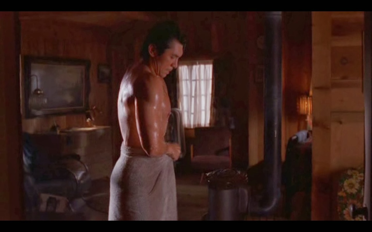 jsuavazblog:  Lou Diamond Phillips en la serie Wolf Lake. 