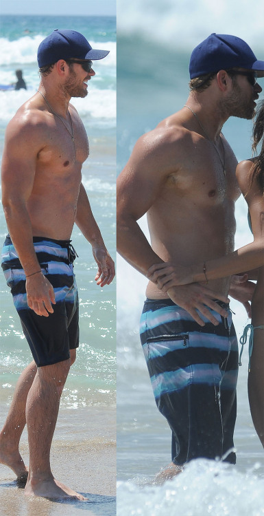 Kellan Lutz’s bulge. porn pictures