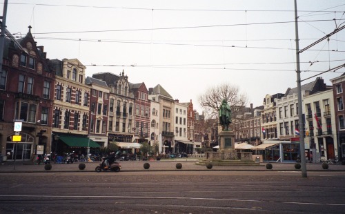 The city of The Hague by films. デン・ハーグという国会がある街にて。