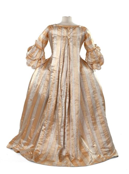 Girl’s robe à la française ca. 1760From Enchères Sadde via Interencheres