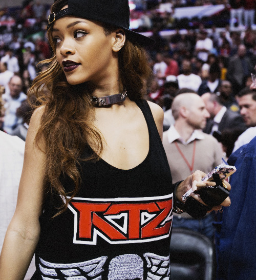 yagirlneecy:  Follow me,i follow back! :) 