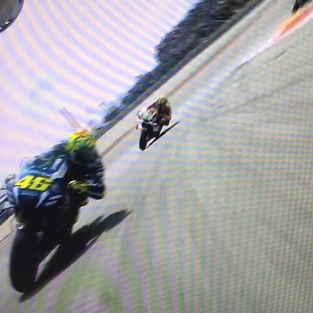 #valentinorossi down&hellip;&hellip; #motogp2016 #angelinacastrolive #angelinacastro