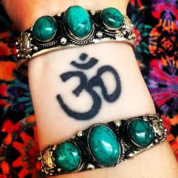 ohmboho:  ॐ Amazing 3 Stone Turquoise Bracelet-