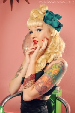 FOXY PIN UPS