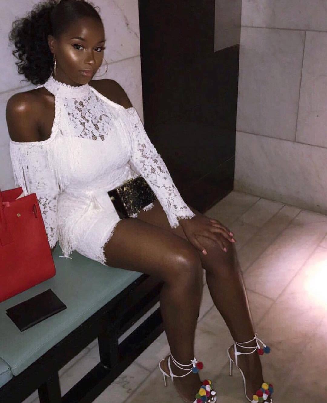 dswsubmit:  @pslovemeriaa ・・・ For make-up tutorials follow @darkskinwomen.makeup