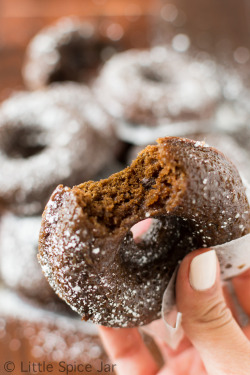 nom-food:  Baked chocolate glazed donuts