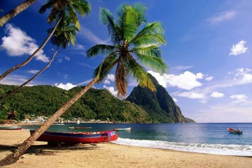 bountybeaches:  ST. LUCIA, West Indies Great Tip: use ZOOM in right top corner *** (photo via Elite 