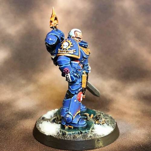 Primaris Lieutenant Volpi Primo of the Ultramarines. Absolute joy of a mini to paint!