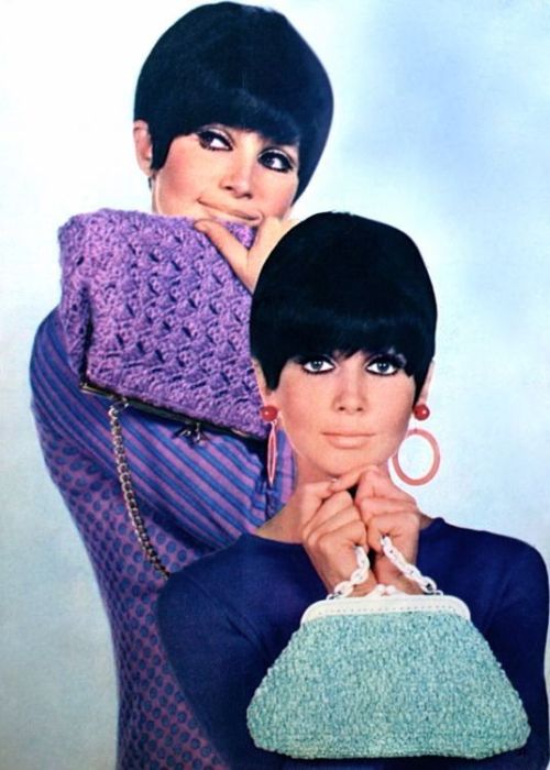 theswinginsixties:  Models with crocheted handbags, Prinses (Dutch magazine) August 1968 