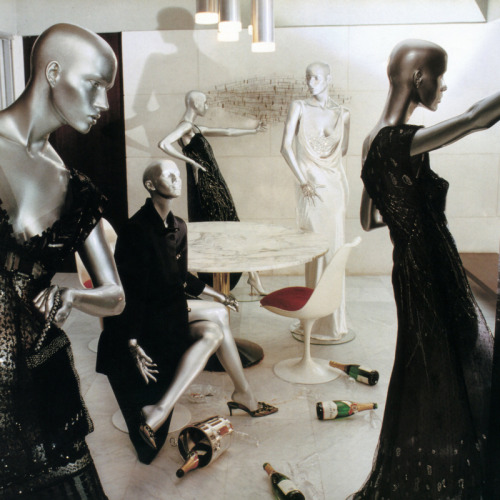 skulsakz:“So Chic So Spectacular” by Steven Meisel for Vogue Italia, September 1998Adorooooo