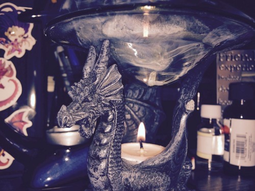 My oil burner is so awesome! Just got a new fragrance, yummy.