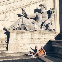 luz-natural:  Classic and. New selfies @juliengst33