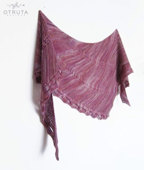 More pictures of my new #FlectereShawl pattern  The shawl is worked sideways with open cable panel o