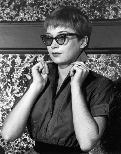 deforest:  Shirley MacLaine photographed