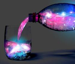 asapscience:  The Aurora Borealis (Northern Lights) in a drink!Source: http://bit.ly/1IcY3qE