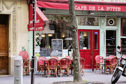 minueted:  Cafe de la Butte by peaflockster on Flickr. 