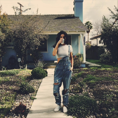 fuckyeahselenita: morning walks