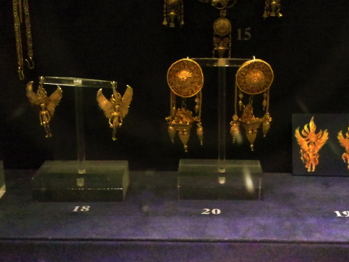 women-of-the-antiquity:Some really beautiful jewellery from the Benaki Museum in Athens, from hellen